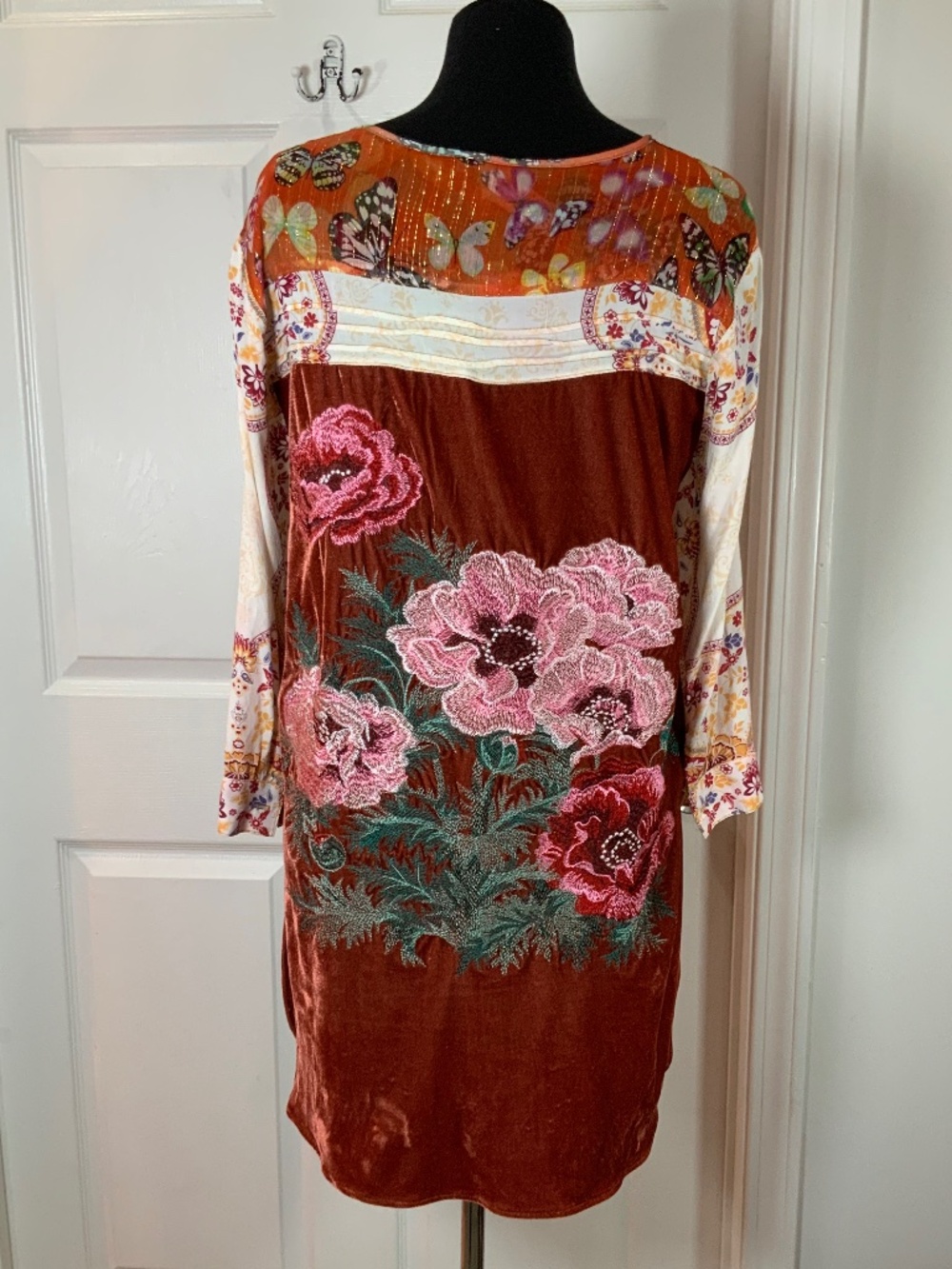 Aratta Velvet Silent Journey Embroidered Floral Pink Button Front Top Size Large